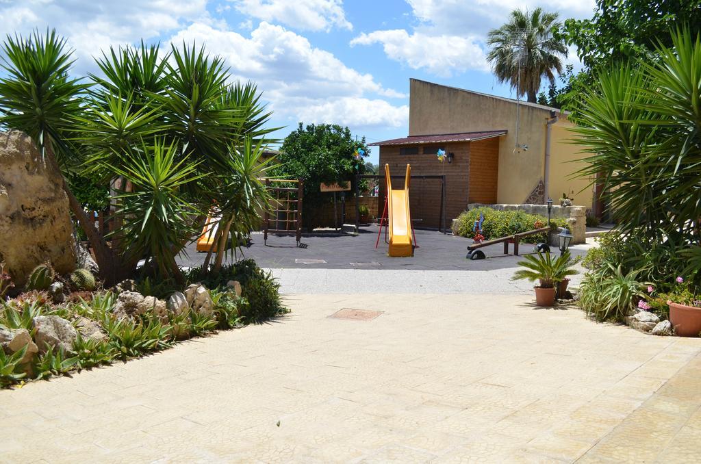 Il Giardino Del Sole Villa Agnone Bagni Exterior photo