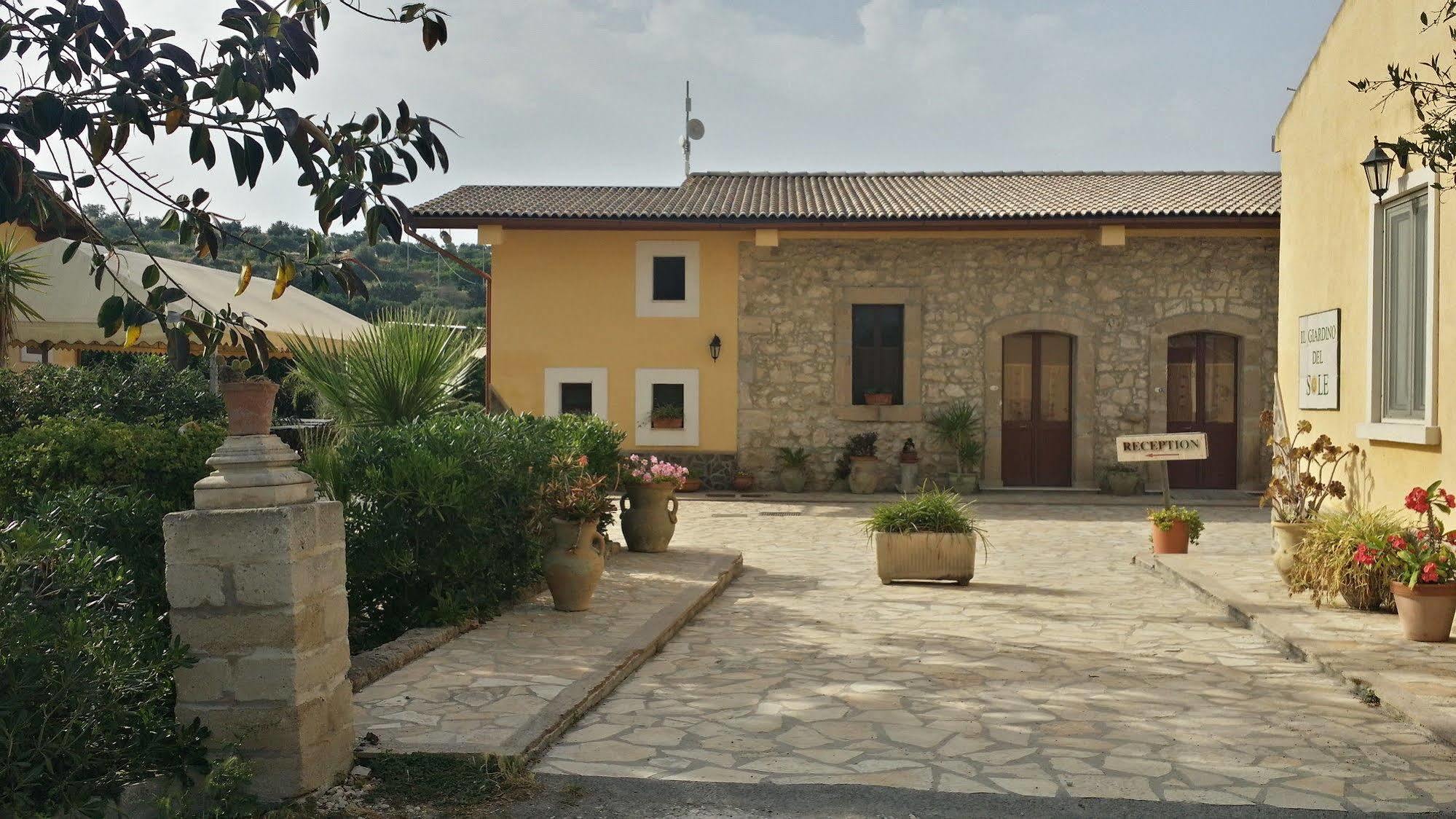 Il Giardino Del Sole Villa Agnone Bagni Exterior photo